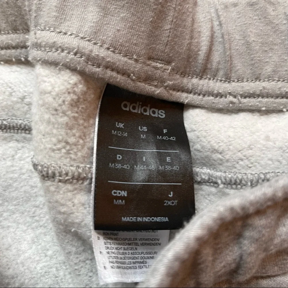 Adidas sweatshirt and pants set - Picture 5 of 6